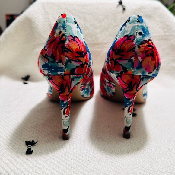 Kelly & Katie Red and Blue Floral Heels Sz 7.5 - Picture 5 of 9